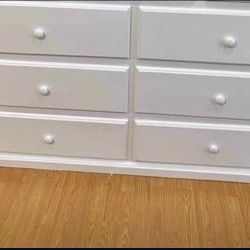 Dresser White Drawers New $479