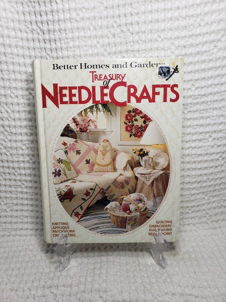 Better home and garden Treasury of NeedleCraft hardback book with 480 Pg