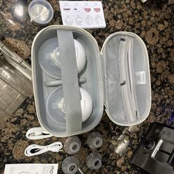 Momcozy M5 Hands Free Wearable Electronic Breast Pump Set 