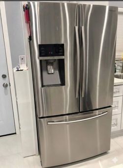 Stainless steel kitchen appliances