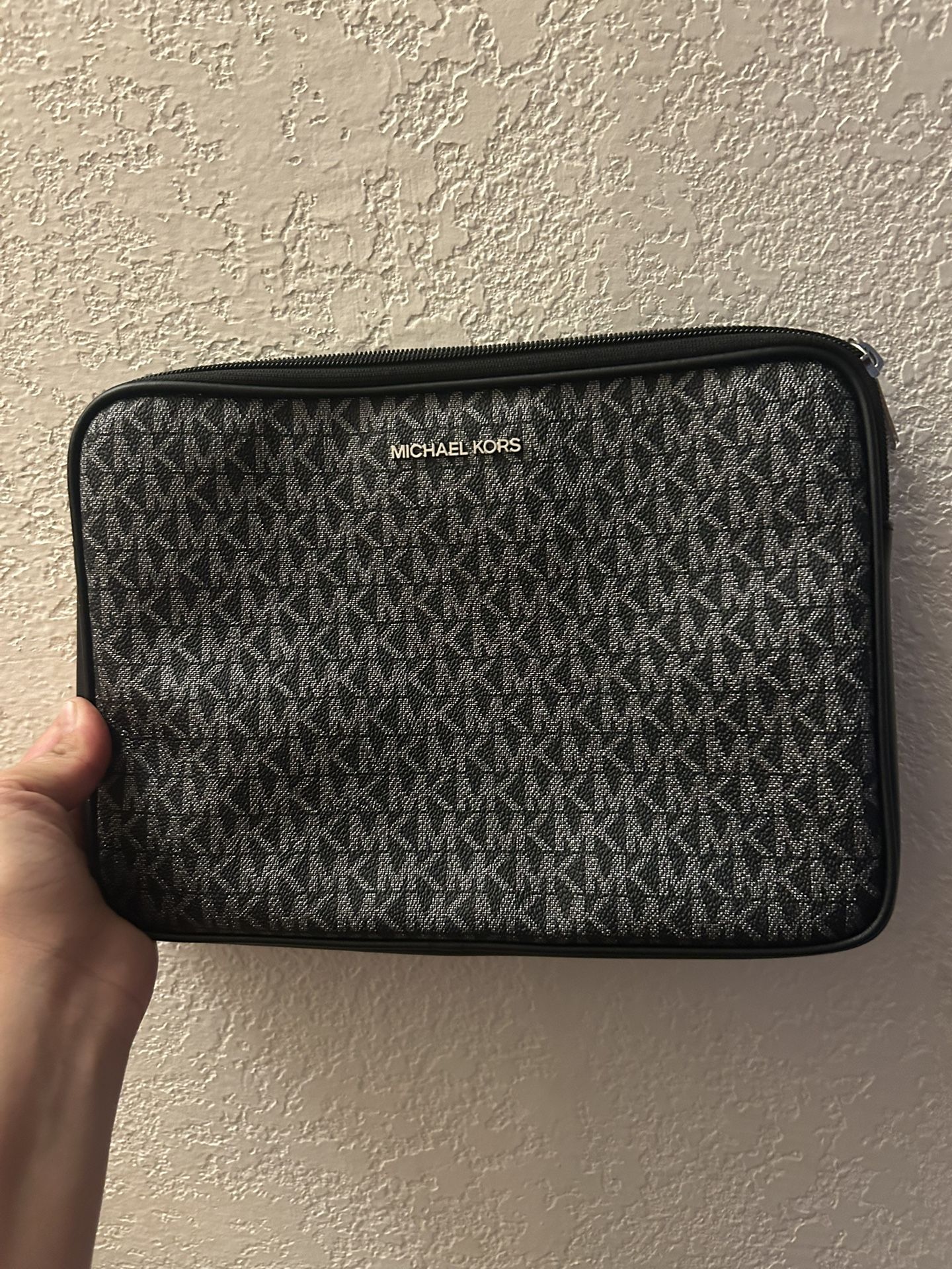 michael kors mk zipper bag