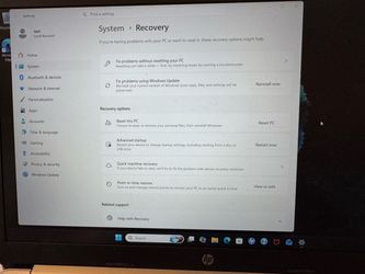HP LAPTOP.  Apple Airpod. Near new. Accessories