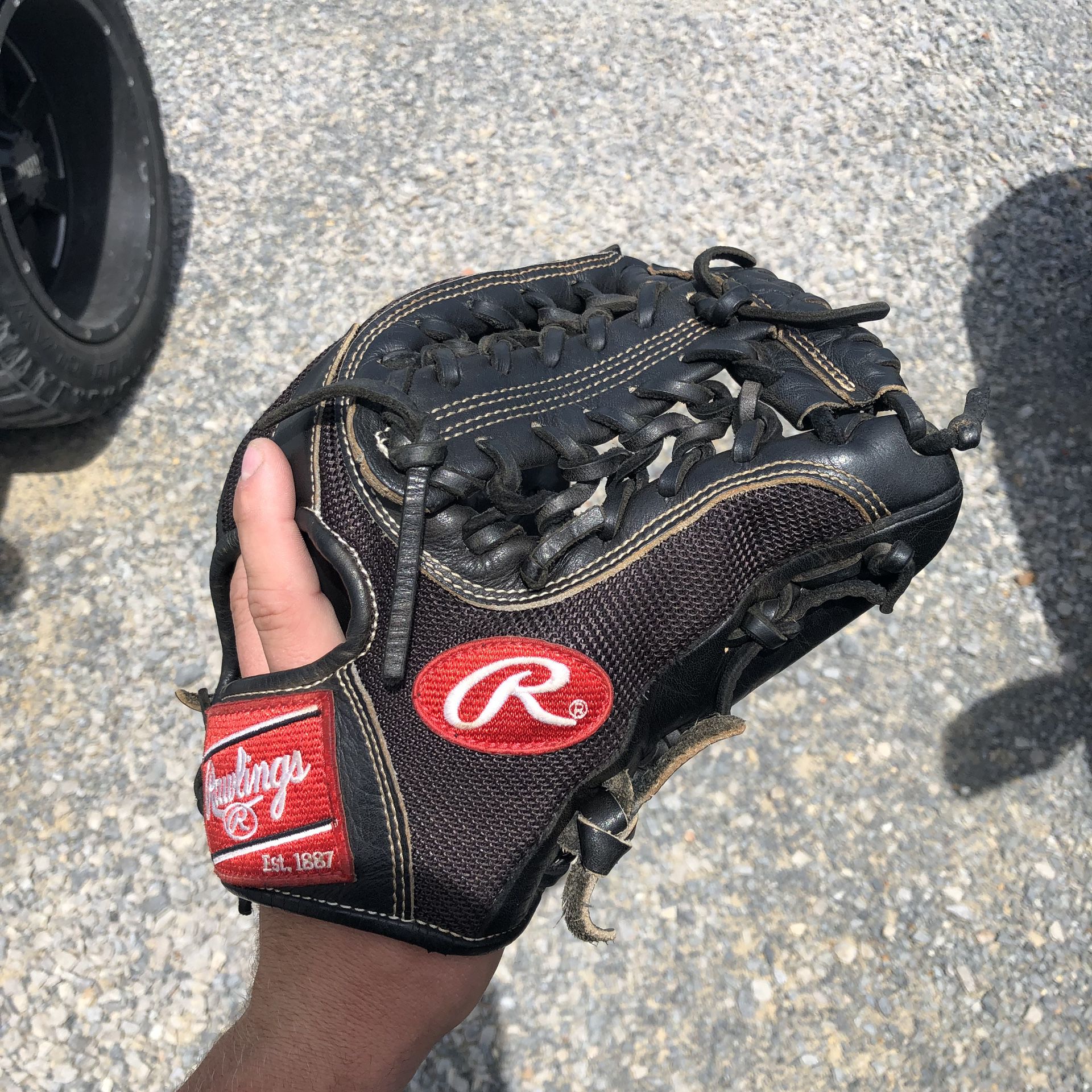 11.5” Rawlings Heart of the Hide Baseball Glove