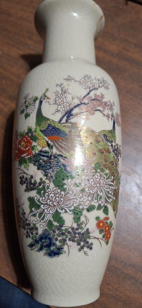 11" Tall Porcelain Japanese Satsuma Vase