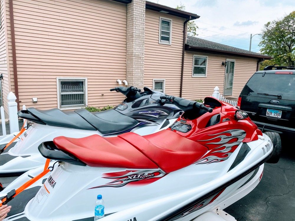 Jet Ski (2) with Trailer + 10 Life Saver Jackets