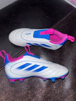 Kids soccer cleats