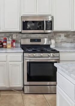 30" samsung 5 burner gas range/oven in stainless and black finish