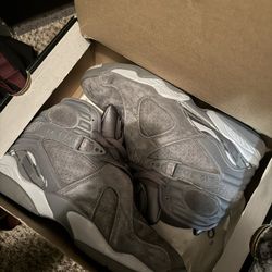 Retro Jordans , Nike SB Dunks, Yeezy 350s