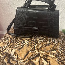 Purse. Bag. Shoulder Bag. Handbag. Tote. Bolsa. Cartera. 