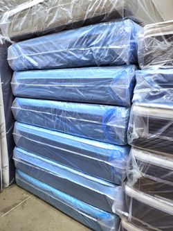 NEW QUEEN-SIZE PILLOW TOP MATTRESS & BOX SPRING ‐ 2PC
