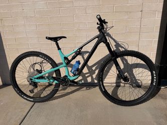 2021 Rocky Mountain Carbon Instinct 30 - 29” Mountain Bike
