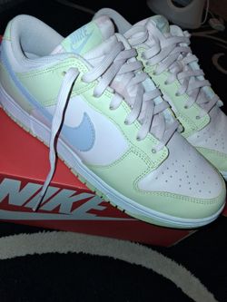 Nike Dunk Low Barely Green