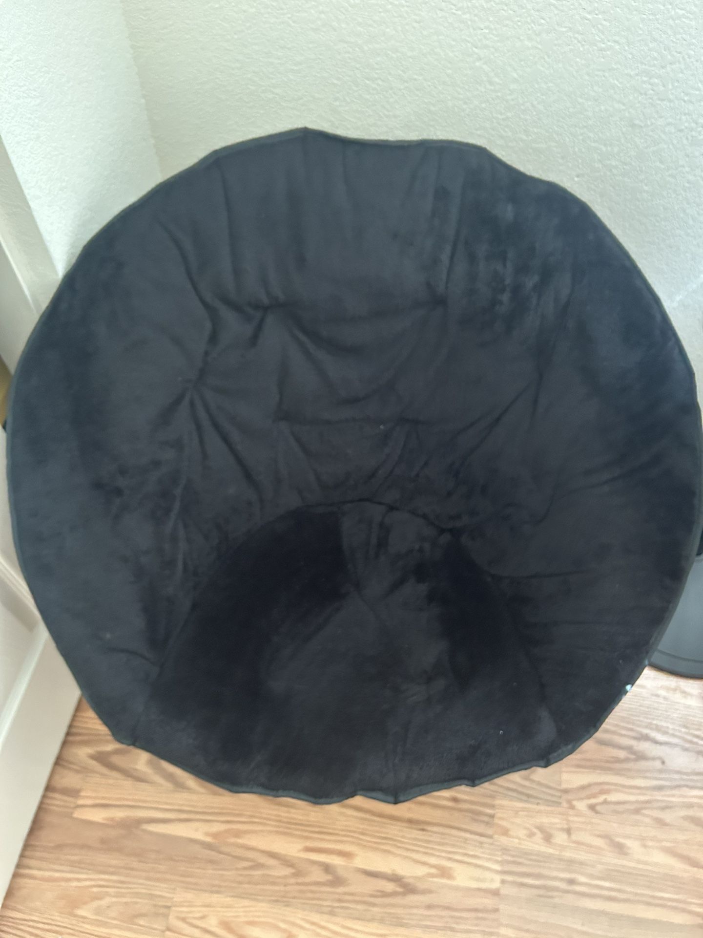 Black Saucer Chair