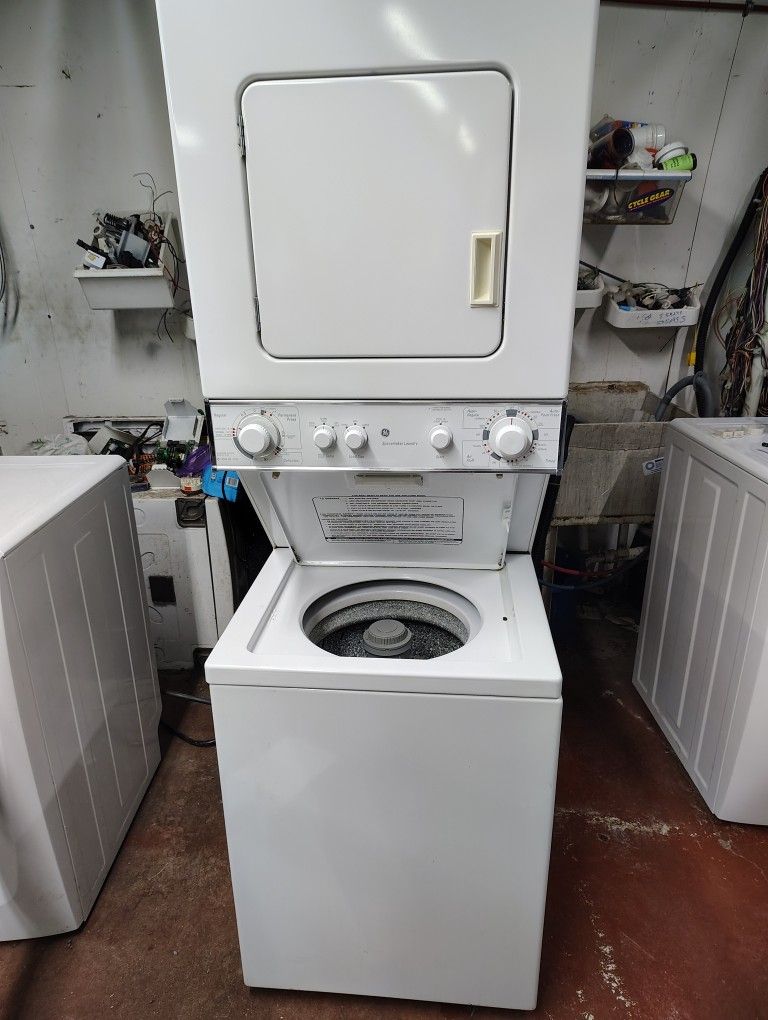 Super Clean Whirlpool Thin Twin Stackable 24 In