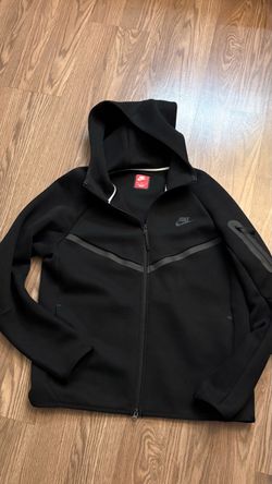 black nike tech