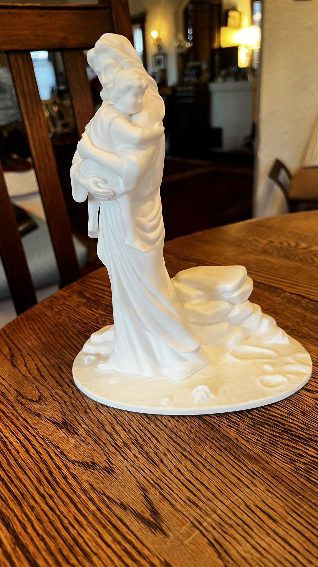 Lenox Fine Bone China White Footprints in the Sand 9" Figurine Jesus w/ Child