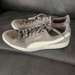 Woman PUMA shoes