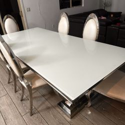 Dinning Table And Chairs