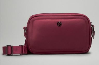Lululemon Crossbody Camera Bag 2L Wine Berry