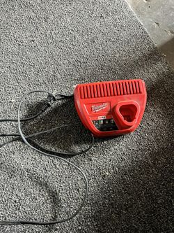 Milwaukee M12 Charger