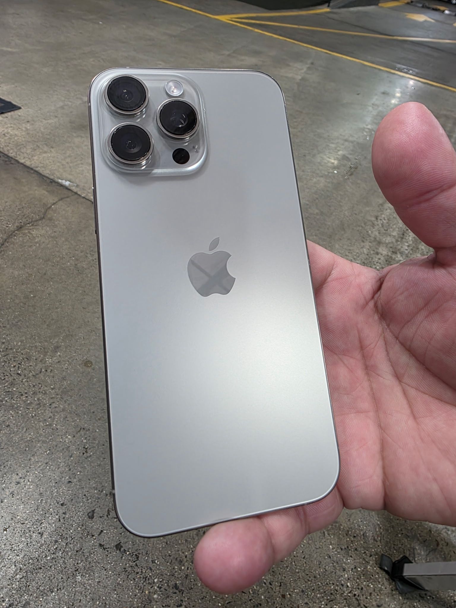 iPhone 16 Pro Max