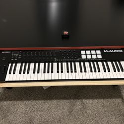 Midi Keyboard M Audio Oxygen 61 Brand New