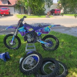 2000 YZ 250