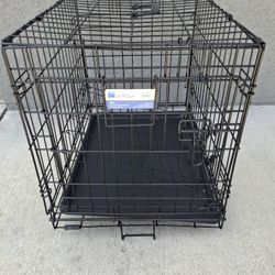 Midwest Homes For Pets Countour.  Model 824