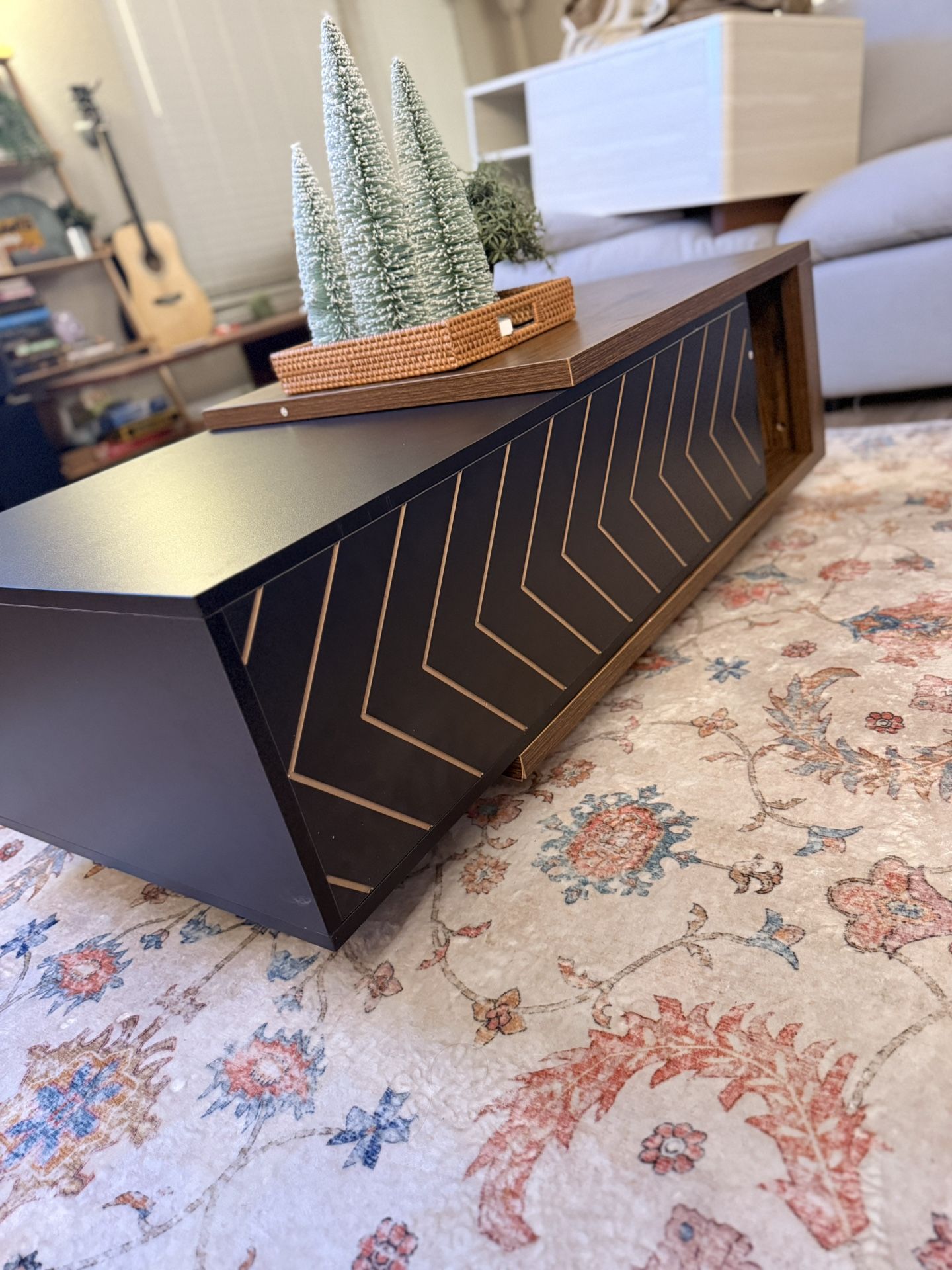 Extendable Coffee Table with Storage Drawers