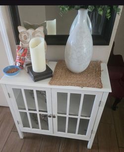 💛💦💛 Cute white entry tabel 💛💦💛