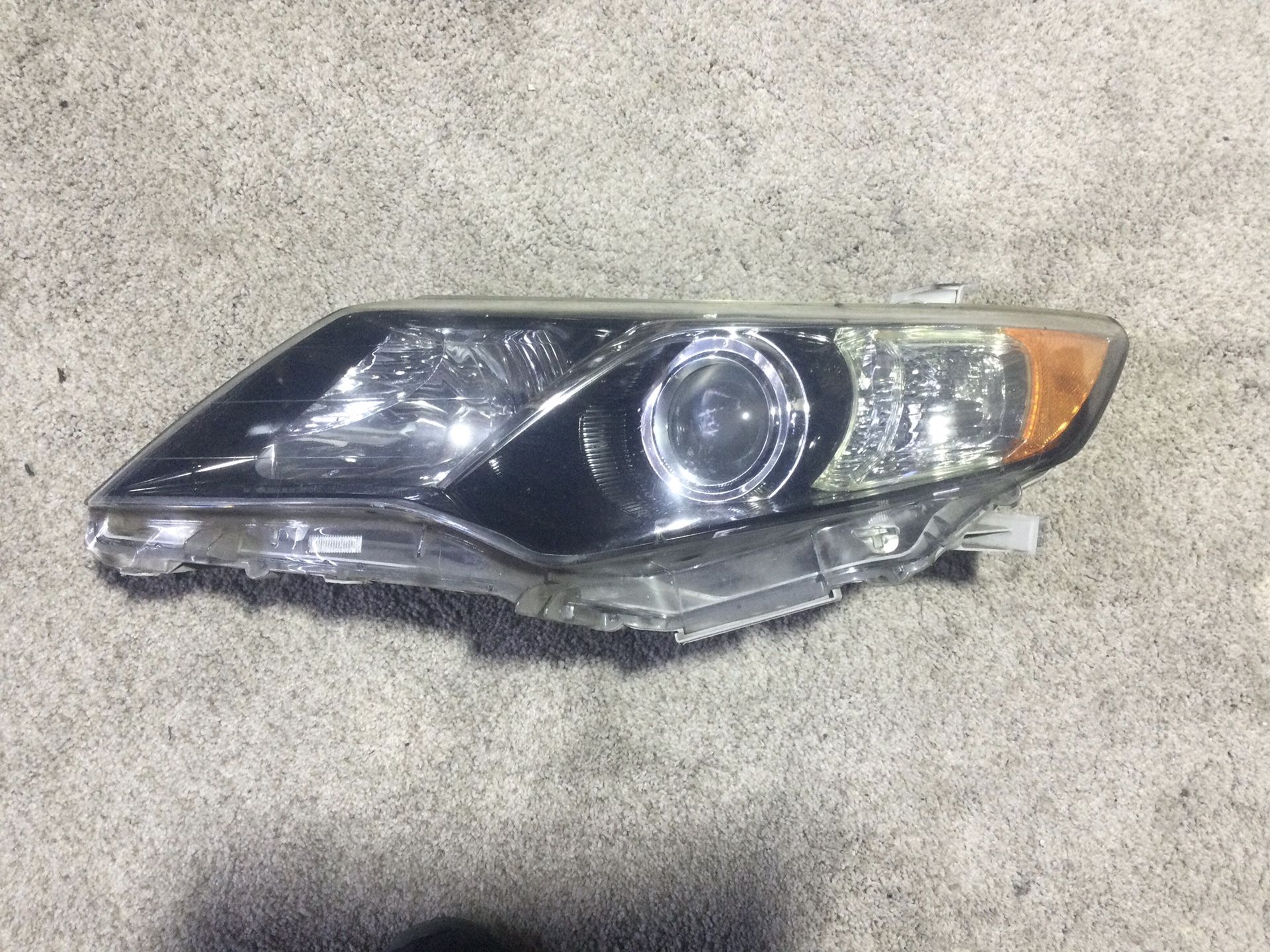 2012 2013 2014 Toyota Camry Left Headlight