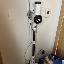 Tikom Cordless Stick Vacuum Cleaner MOVING!!