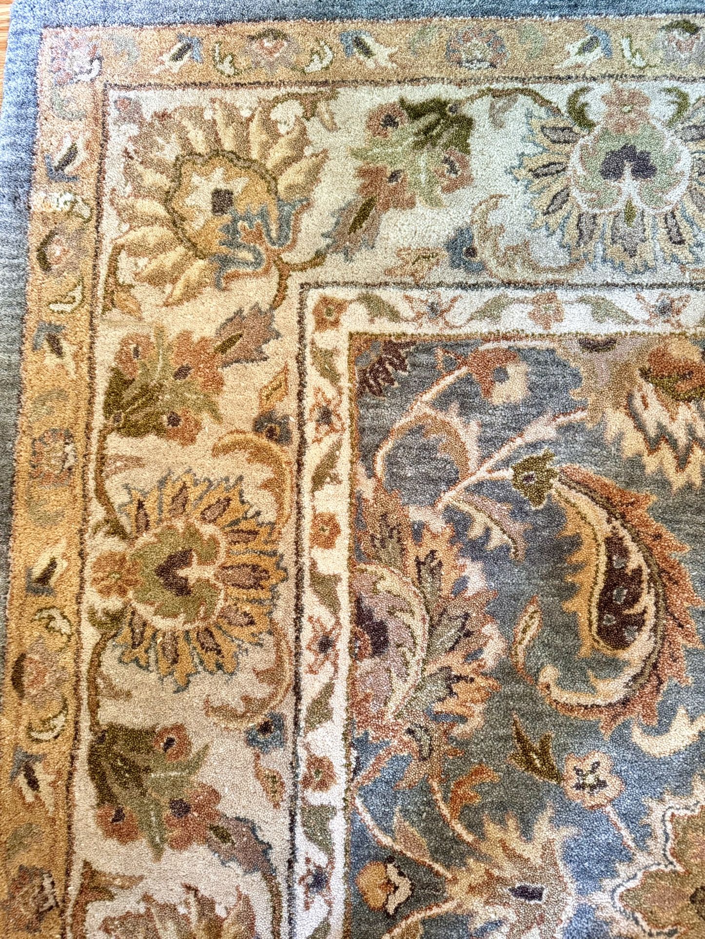 BEAUTIFUL IMPERIAL MAHAL CARPET