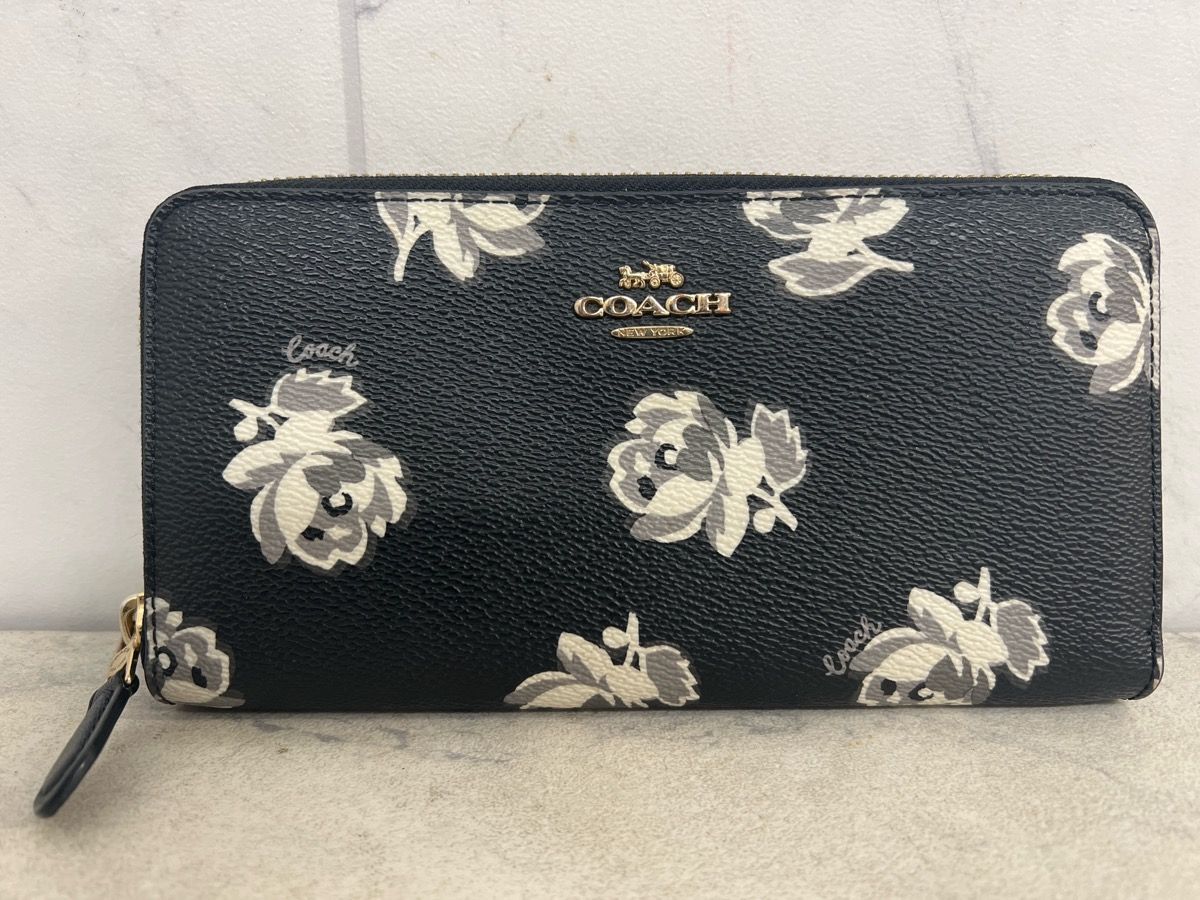 COACH Long Zip Around Wallet With Floral Print (PO1019134)