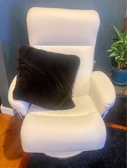 White Swivel chair
