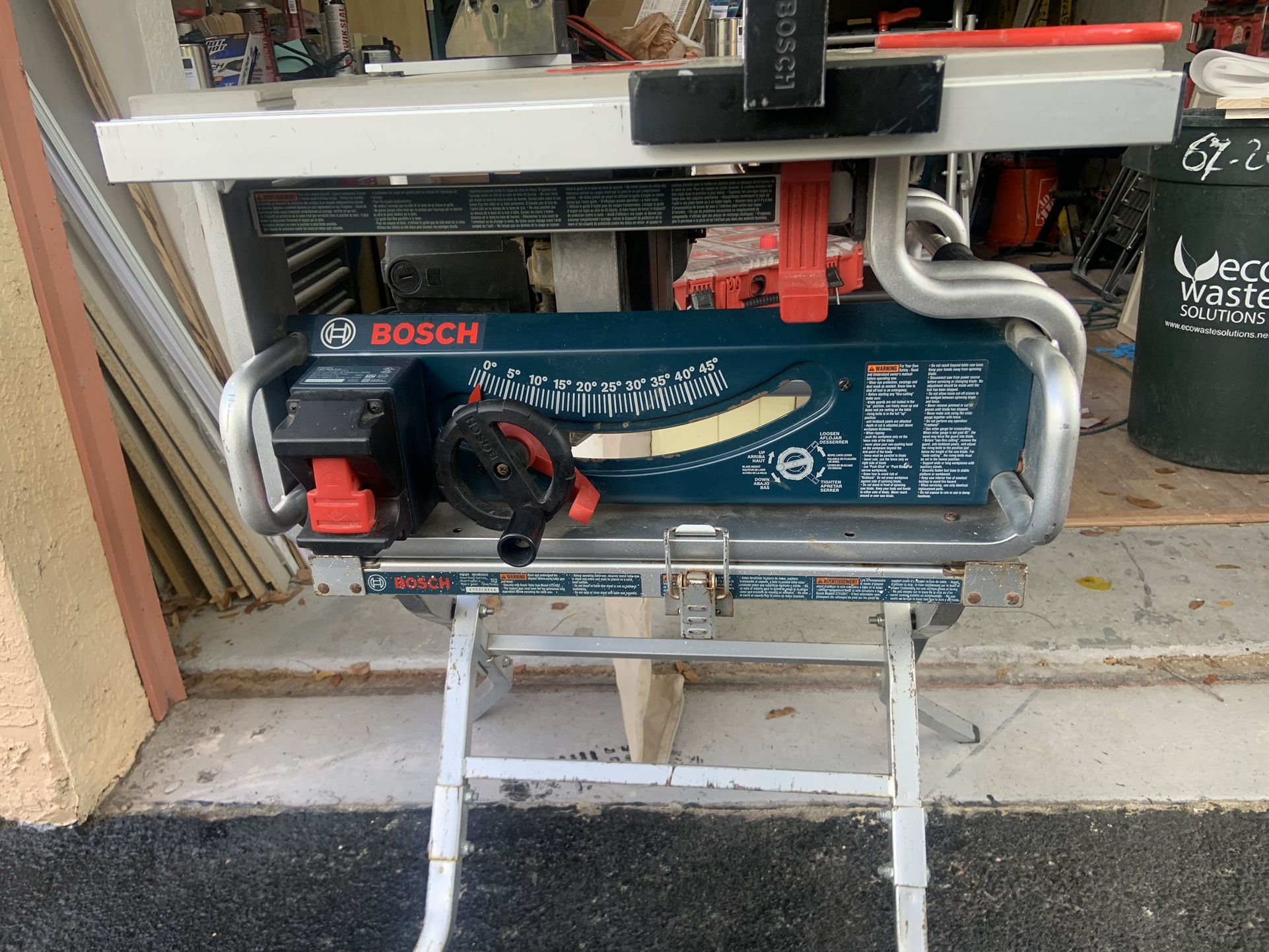 Bosch GTS1031 Jobsite Table Saw With Stand