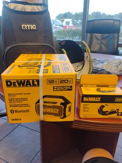 DeWalt DCR010 Jobsite Bluetooth Speaker + 20V Battery