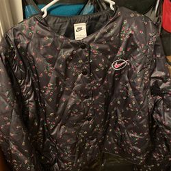 Nike Cropped Button Up (Great Condition) Size Large