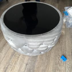 Ottoman/coffee Table 