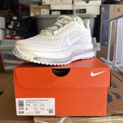 Nike Women’s Pegasus Premium Ess