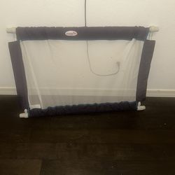 Evenly Adjustable Gate