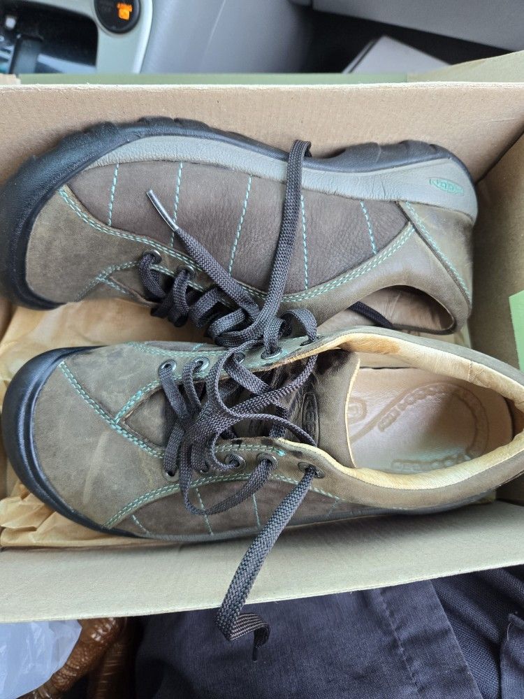 Keen Hybrid Shoes  8.5