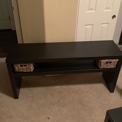 Entry Way Table With Baskets