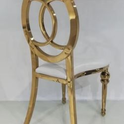 Elegantes Sillas Chanel Doradas. /elegant Chanel Gold Chairs.