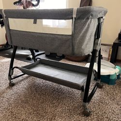 Bedside bassinet 