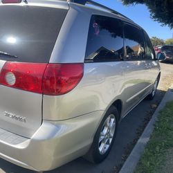 Toyota Sienna XLE
