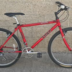 Trek Hybrid All-Terrain Bike - Medium Size - Mint Condition

