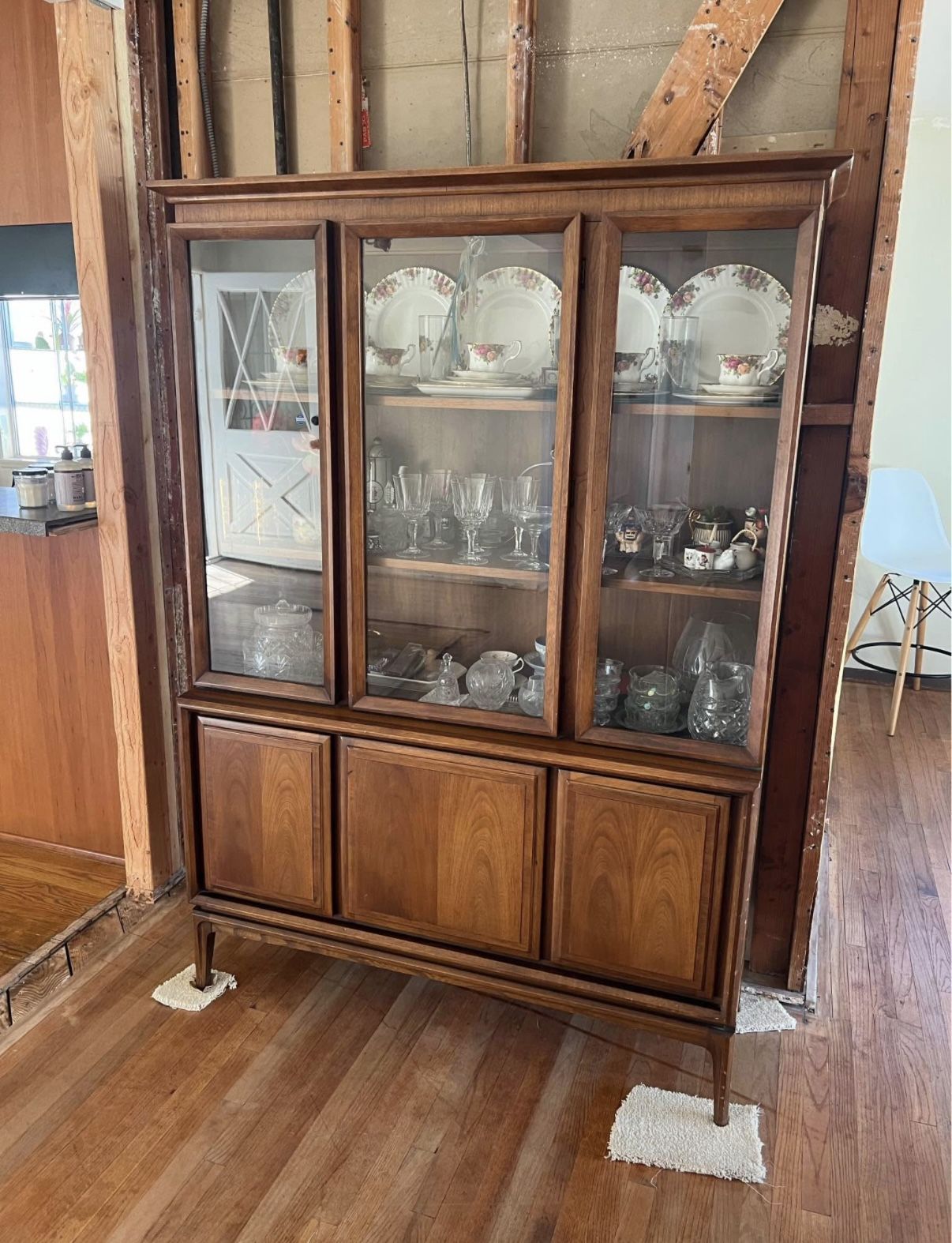Mid Century Modern Walnut Hutch (one piece)