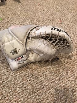Vaughn youth goalie glove