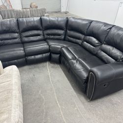 Free Delivery* Like New Gray Sectional Sofa w/ Recliners! #SofaKingLV